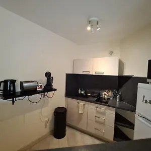 Appartement Beau à 50m De La, Nice